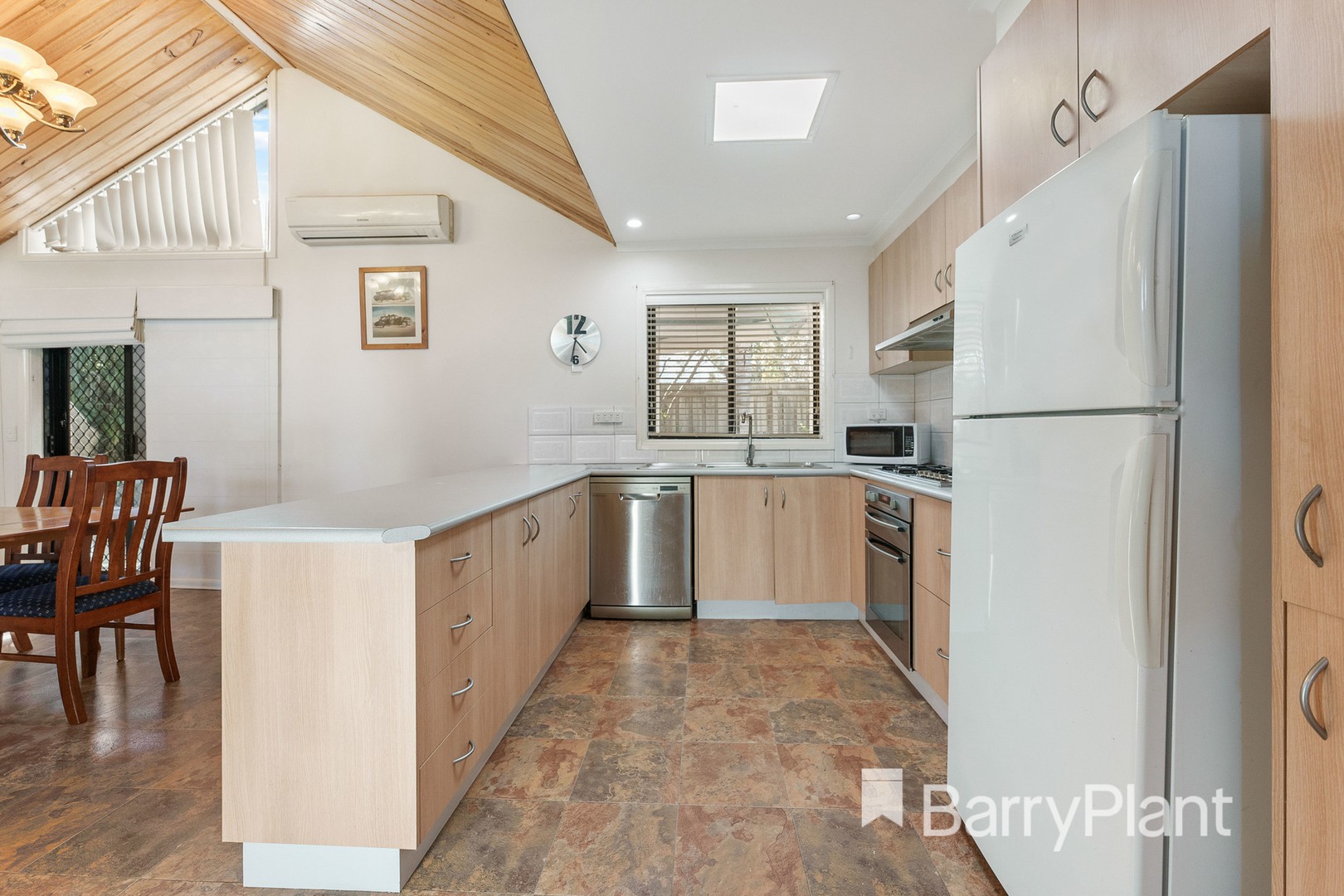 2/11 MacAlister CourtWerribee, VIC 3030, Werribee - Thumbnail 5
