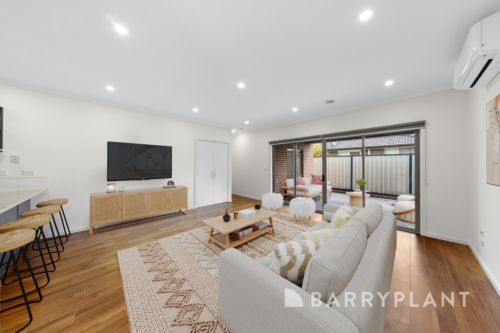 2/11 Michael Avenue, St Albans, VIC 3021, St Albans - Thumbnail 2
