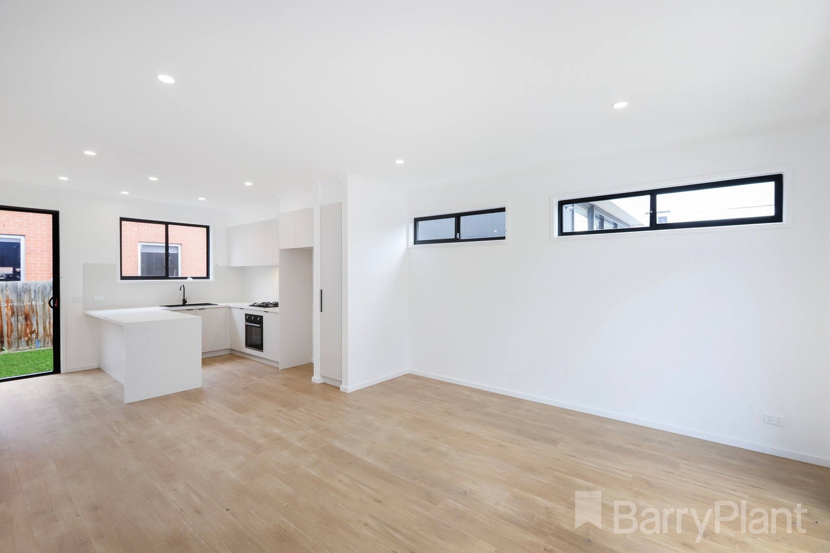 2/11 Phoenix Street, Sunshine North, VIC 3020, Sunshine North - Thumbnail 4