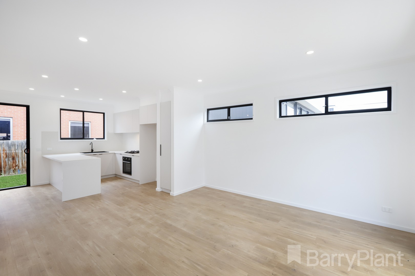 2/11 Phoenix Street, Sunshine North, VIC 3020, Sunshine North - Thumbnail 3