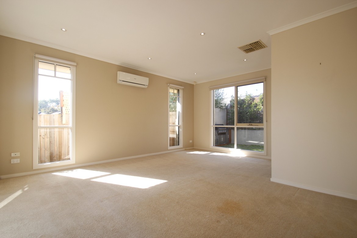 2/11 Quentin Street, Forest Hill, VIC 3131, Forest Hill - Thumbnail 2