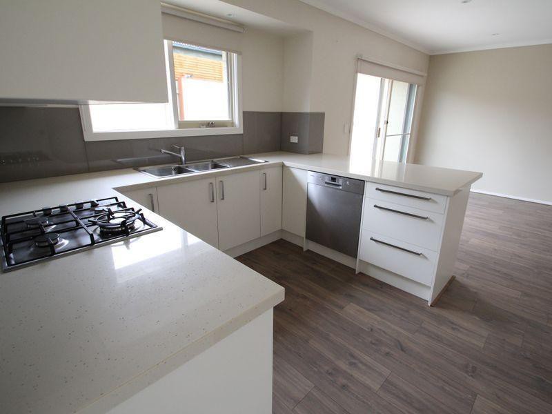 2/11 Quentin Street, Forest Hill, VIC 3131, Forest Hill - Thumbnail 3