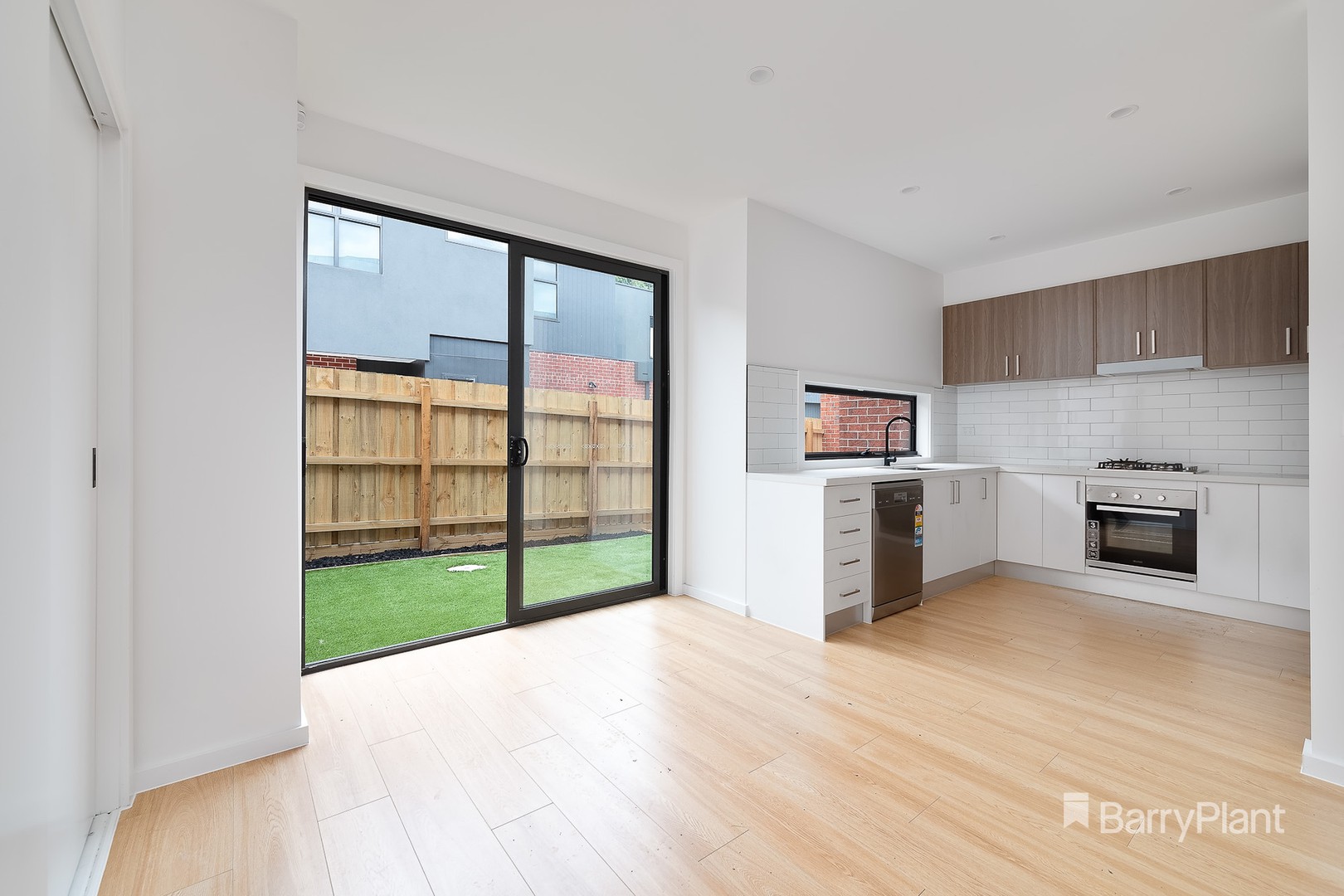 2/11 Smiley RoadBroadmeadows, VIC 3047, Broadmeadows - Thumbnail 3