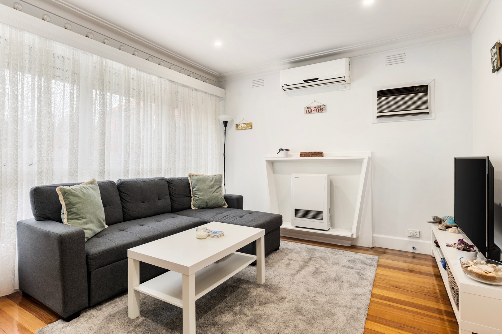 2/11 St Kinnord Street, Aberfeldie, VIC 3040 - Thumbnail 2 - 12/09/2025