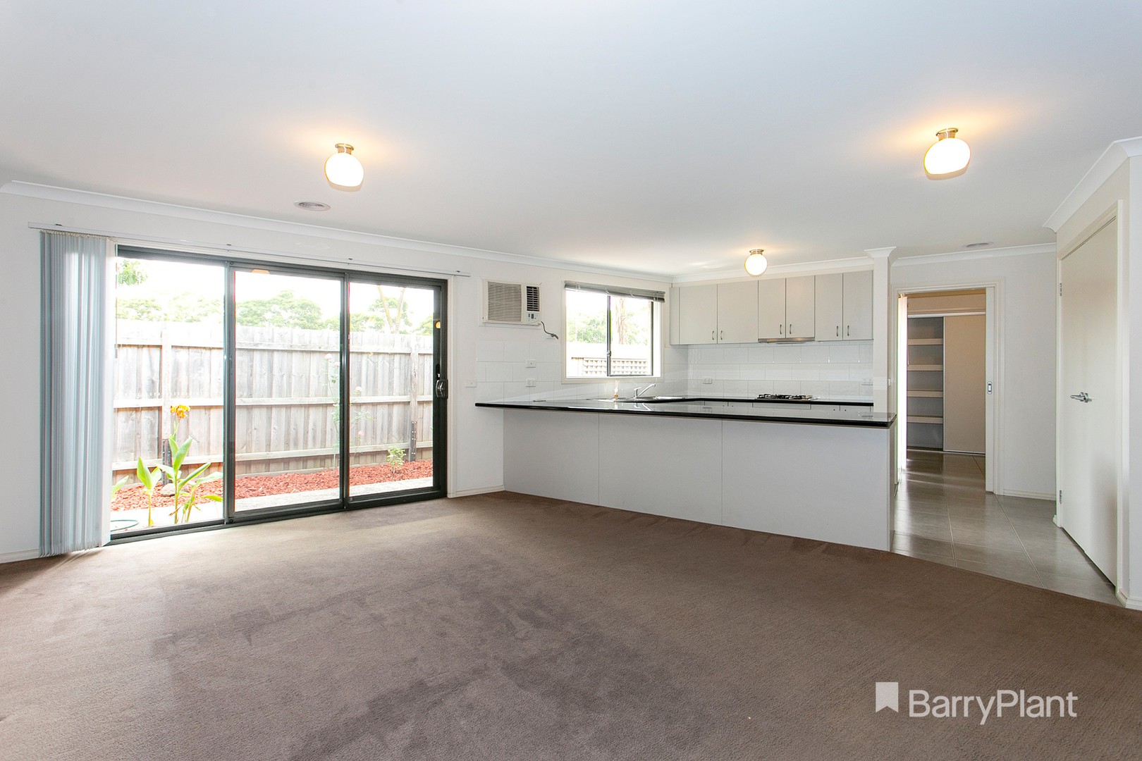 2/11 Templeton Crescent, Pakenham, VIC 3810, Pakenham - Thumbnail 3