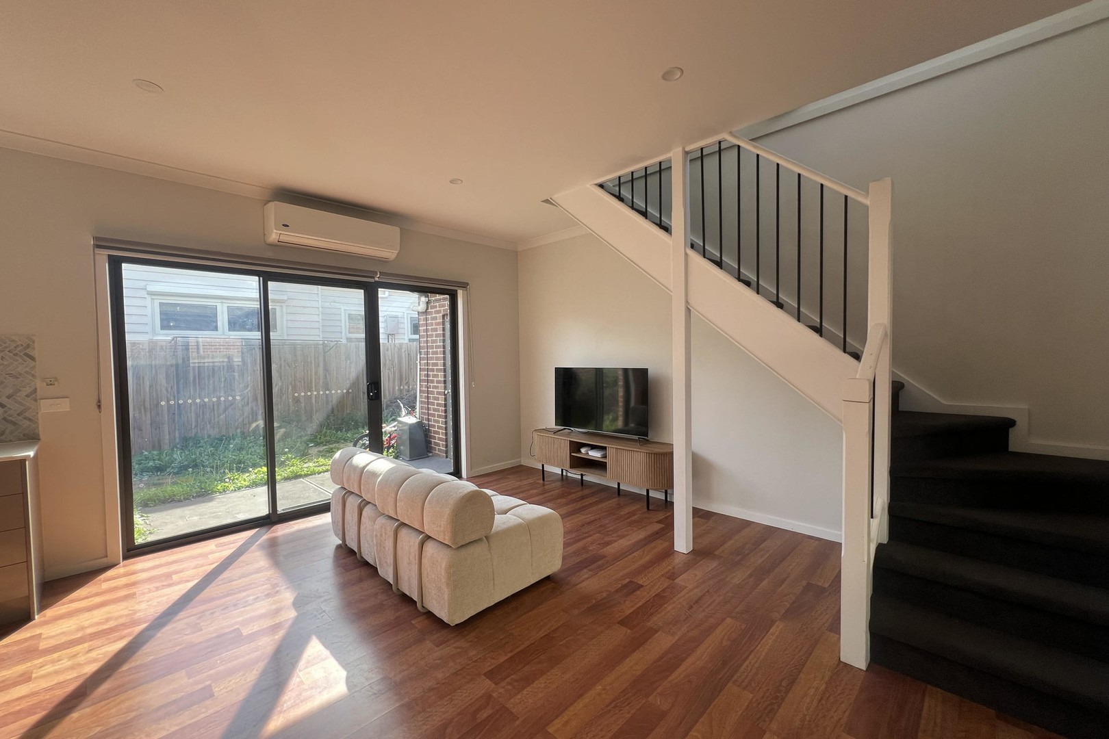 2/11 Truscott Street, Hadfield, VIC 3046, Hadfield - Thumbnail 3