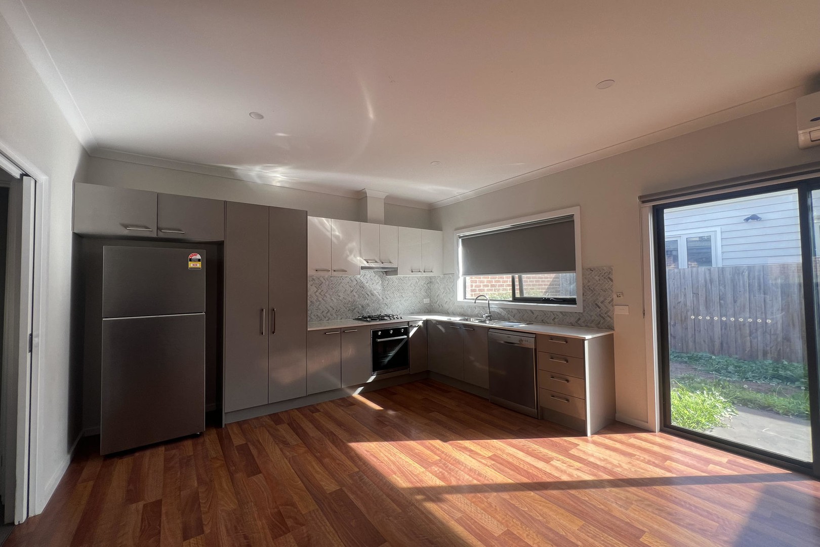2/11 Truscott Street, Hadfield, VIC 3046, Hadfield - Thumbnail 2