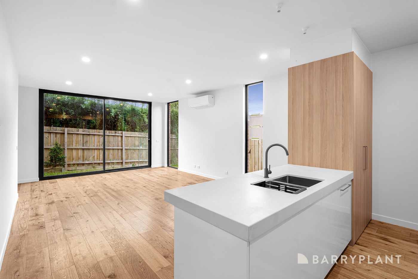 2/11 Vernon Street, Croydon, VIC 3136, Croydon - Thumbnail 3