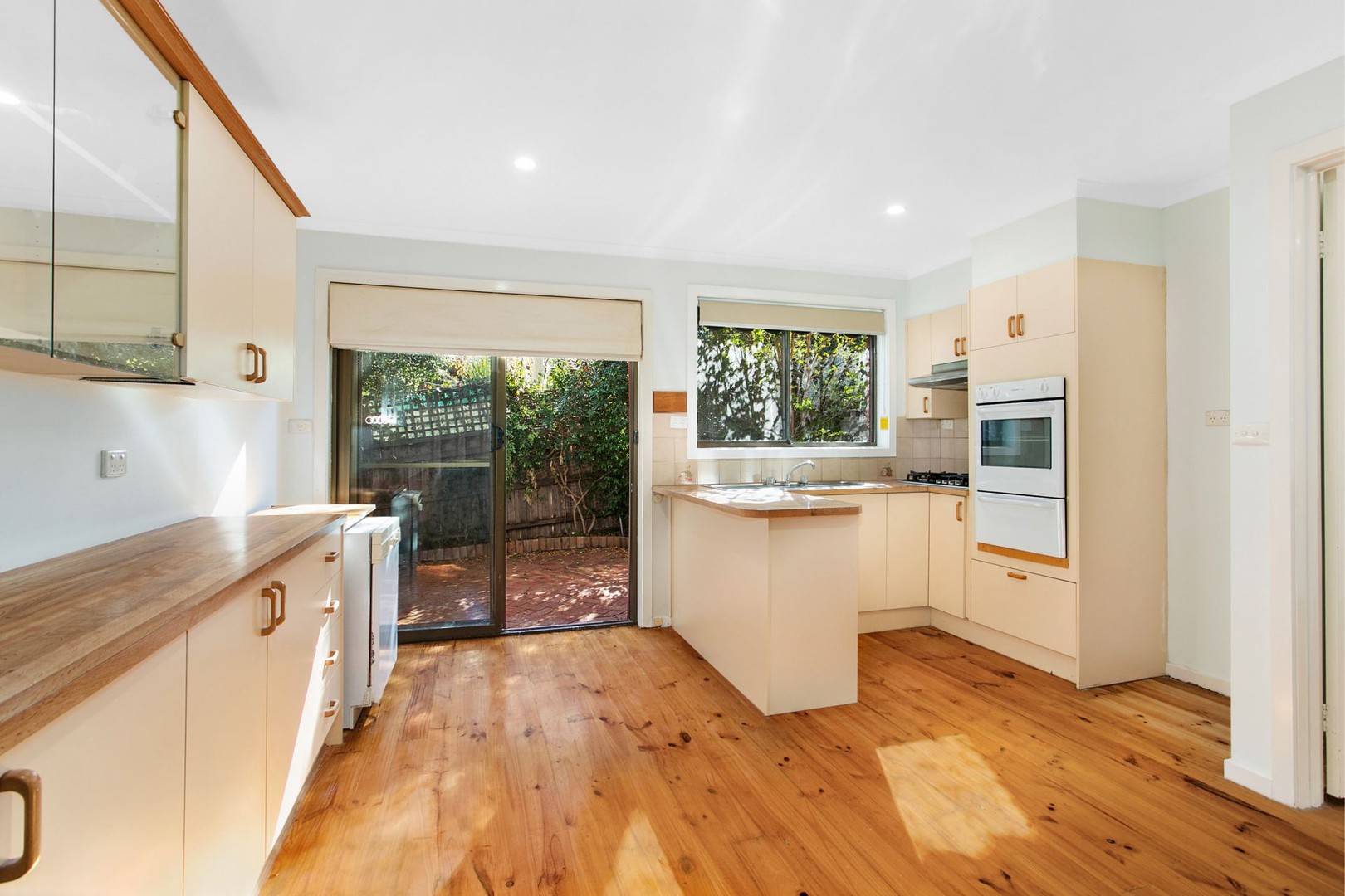 2/11 Woodlands Rise, Macleod, VIC 3085, Macleod - Thumbnail 2