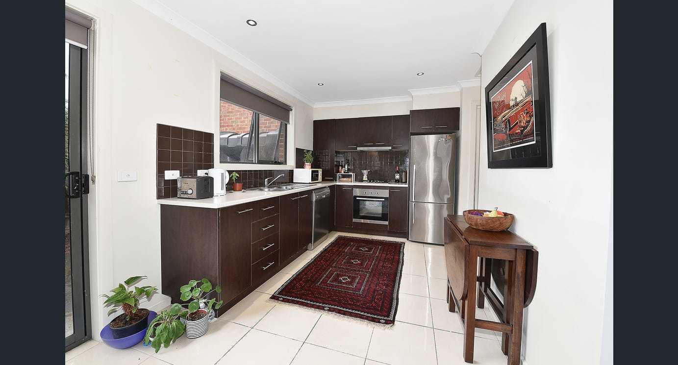 2/111 St Vigeons Road, Reservoir, VIC 3073, Reservoir - Thumbnail 3
