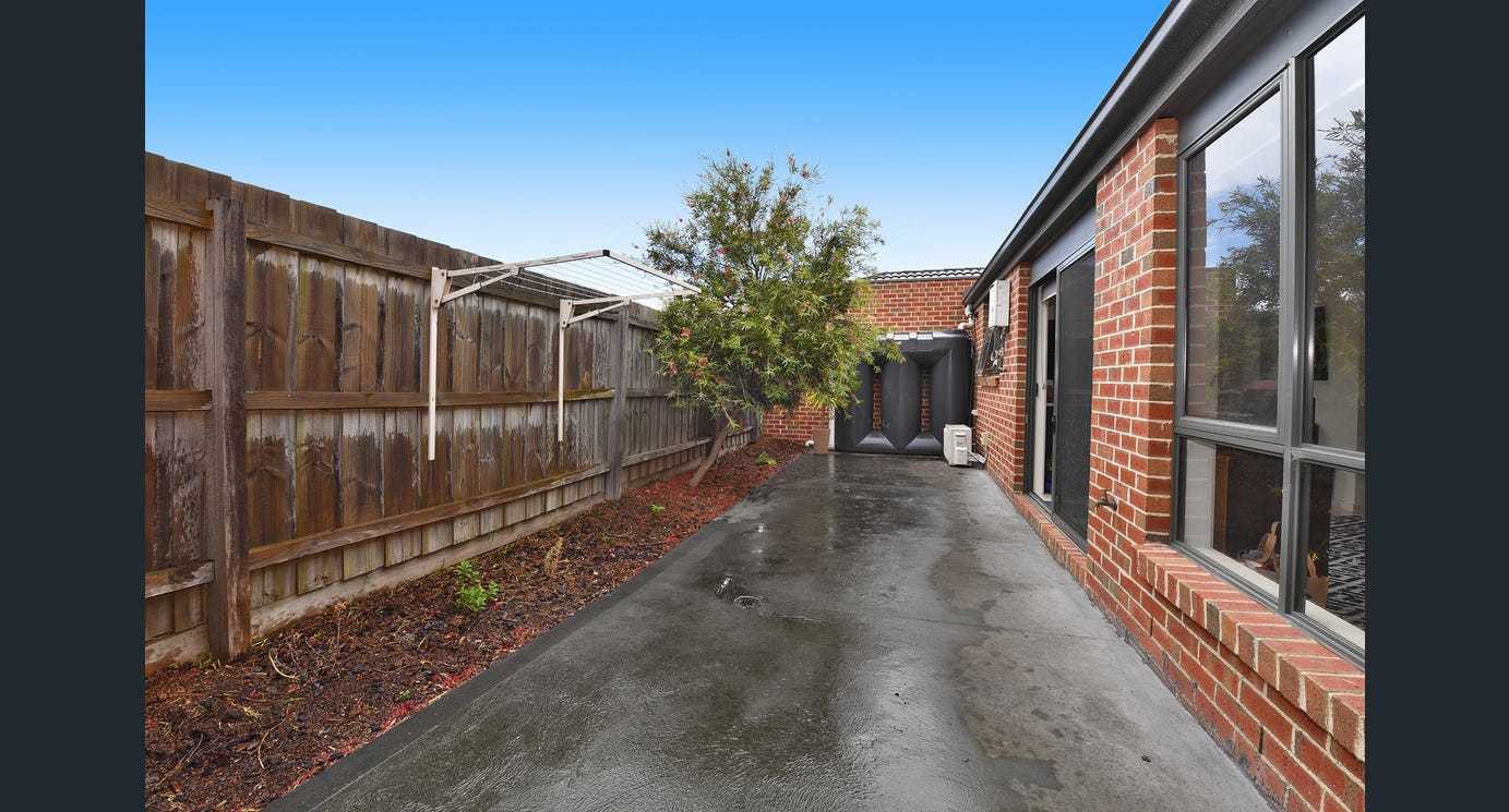 2/111 St Vigeons Road, Reservoir, VIC 3073, Reservoir - Thumbnail 6