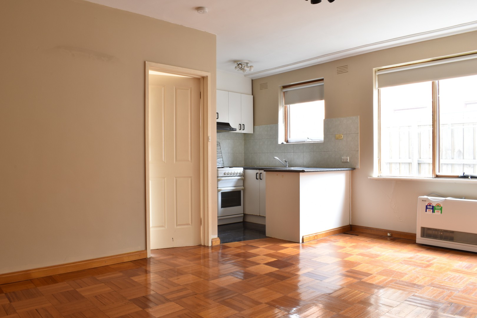 2/112 Ballantyne Street, Thornbury, VIC 3071, Thornbury - Thumbnail 2