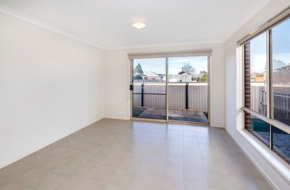 2/113 Spencer Street, Sebastopol, VIC 3356, Sebastopol - Thumbnail 2