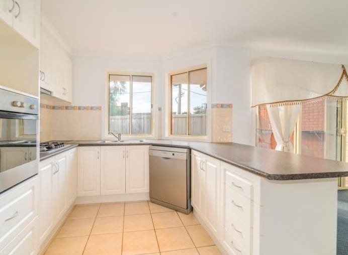 2/114 New Street, Ringwood, VIC 3134, Ringwood - Thumbnail 2
