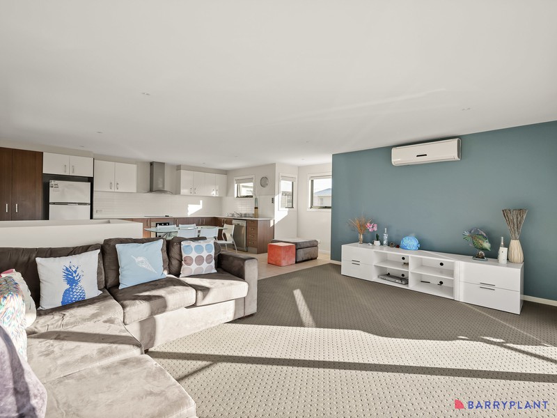 2/115 Church Street, Cowes, VIC 3922 - Image - 21/07/2026