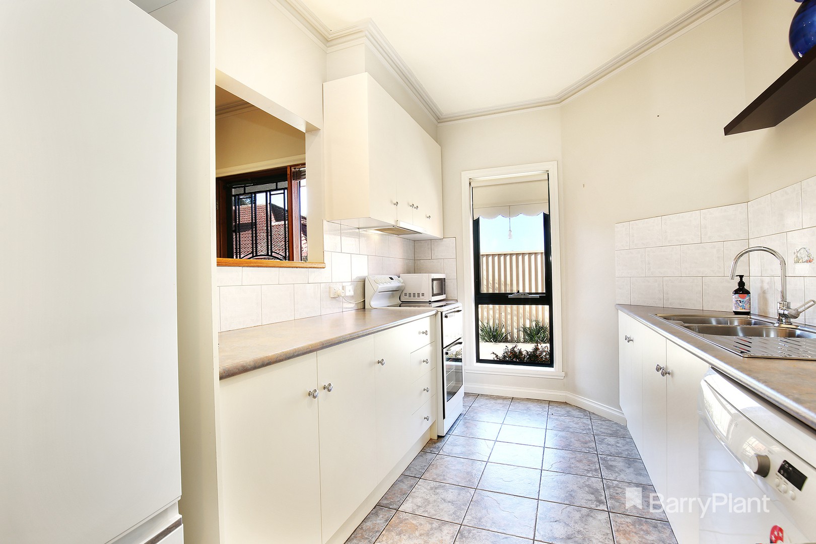 2/117 Mascoma Street, Strathmore, VIC 3041, Strathmore - Thumbnail 3