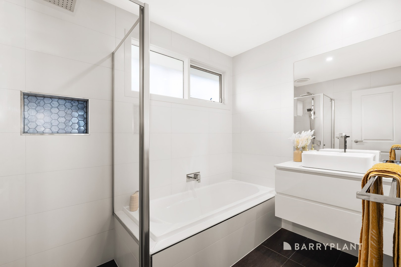 2/119 Greensborough Road, Macleod, VIC 3085, Macleod - Thumbnail 2