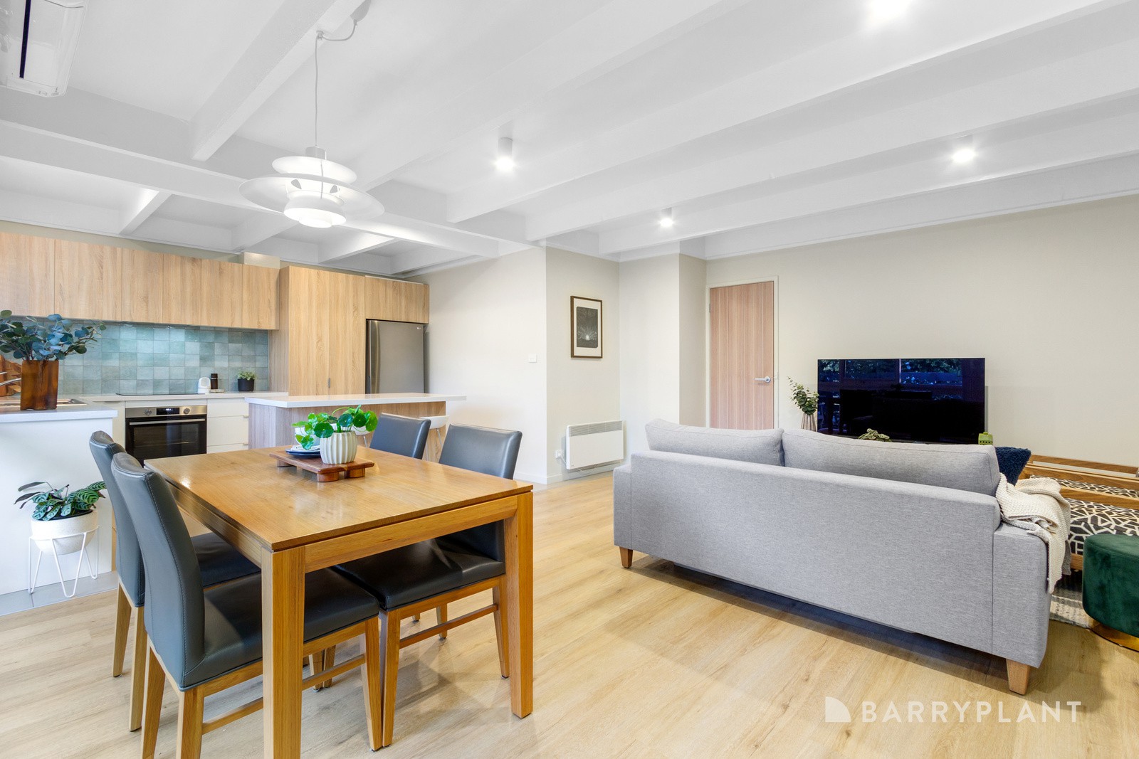 2/12-14 Hamilton Road, Bayswater North, VIC 3153 - Thumbnail 2 - 10/07/2025