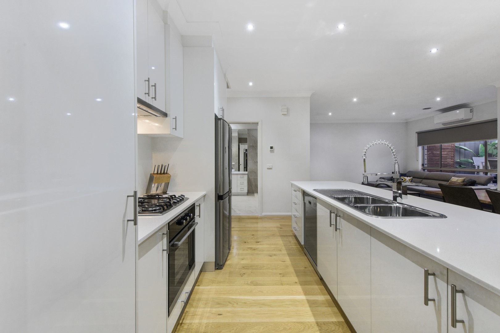 2/12 Beaumont CourtSydenham, VIC 3037, Sydenham - Thumbnail 4