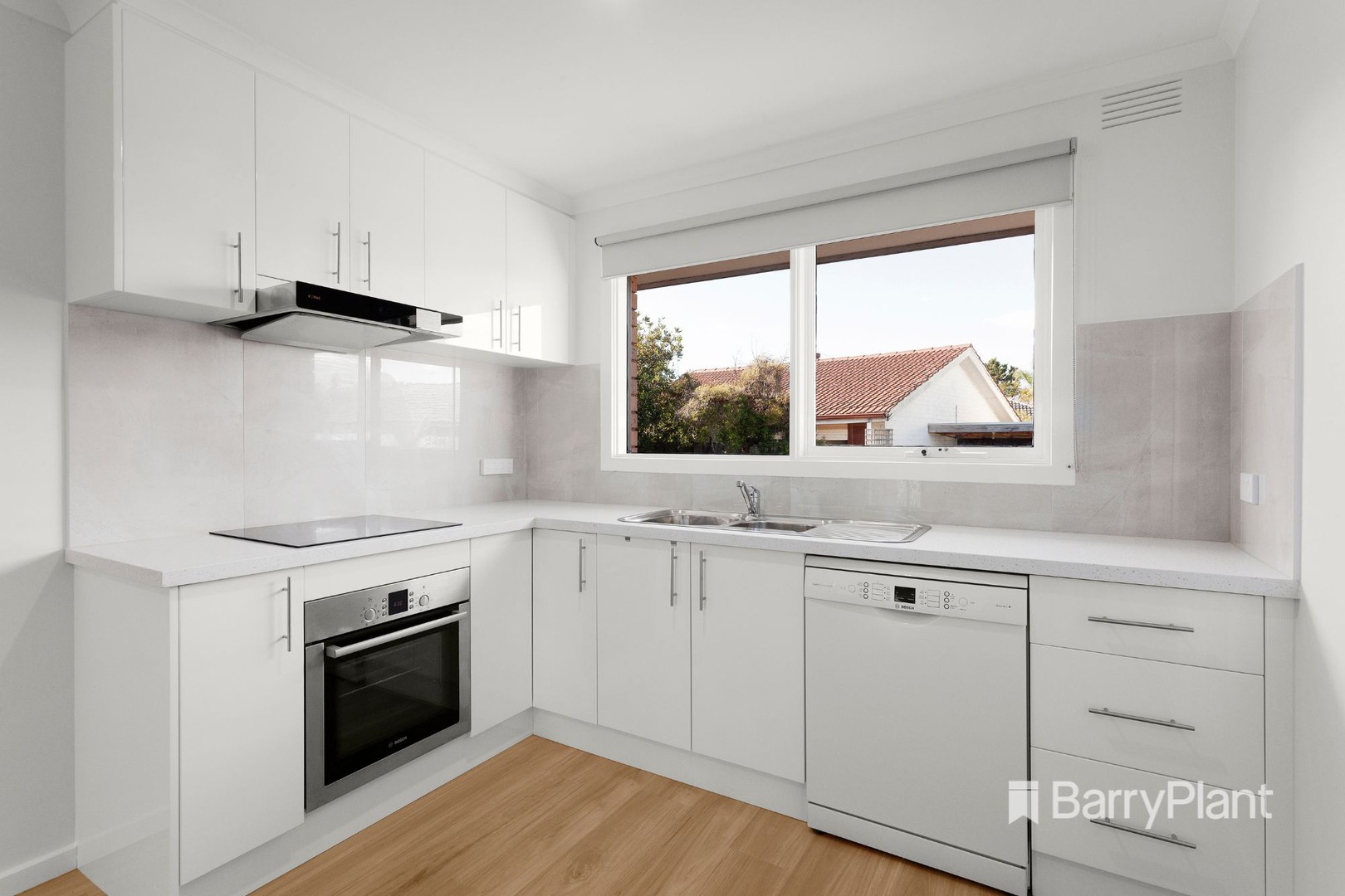 2/12 Broadway, Bonbeach, VIC 3196, Bonbeach - Thumbnail 2