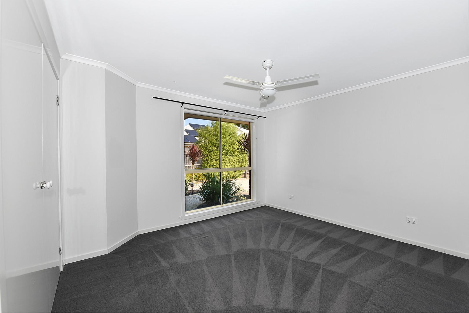 2/12 Hanley Street, Avondale Heights, VIC 3034 For Rent