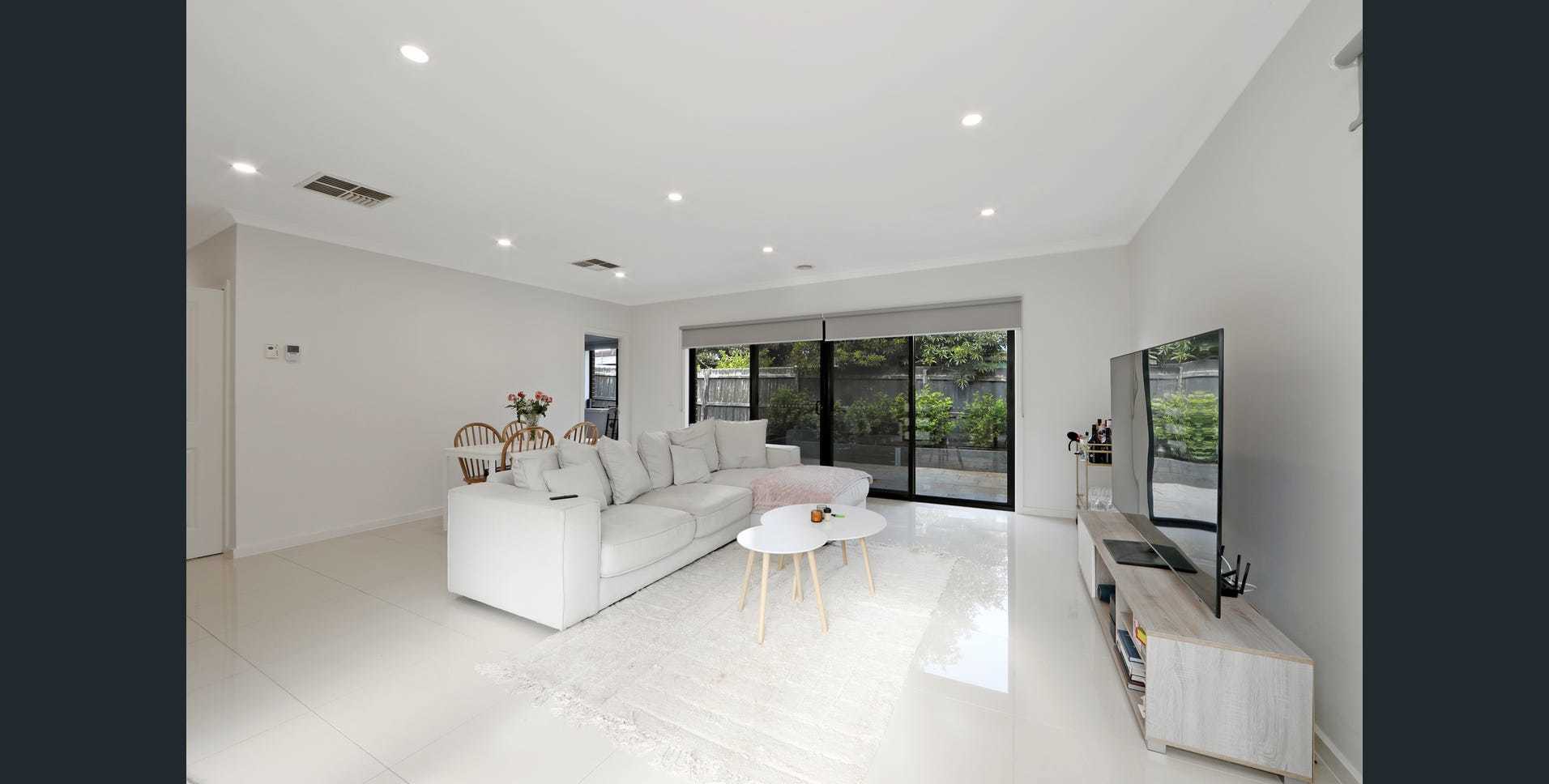 2/12 Ivan Crescent, Hampton Park, VIC 3976 - Thumbnail 1 - 16/02/2026