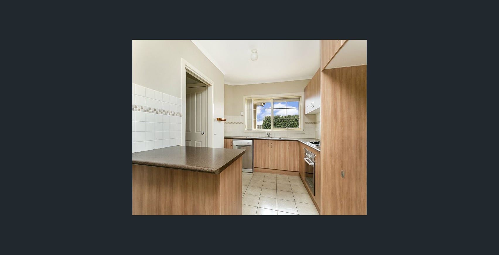 2/12 Lisa Place, Wallan, VIC 3756, Wallan - Thumbnail 2