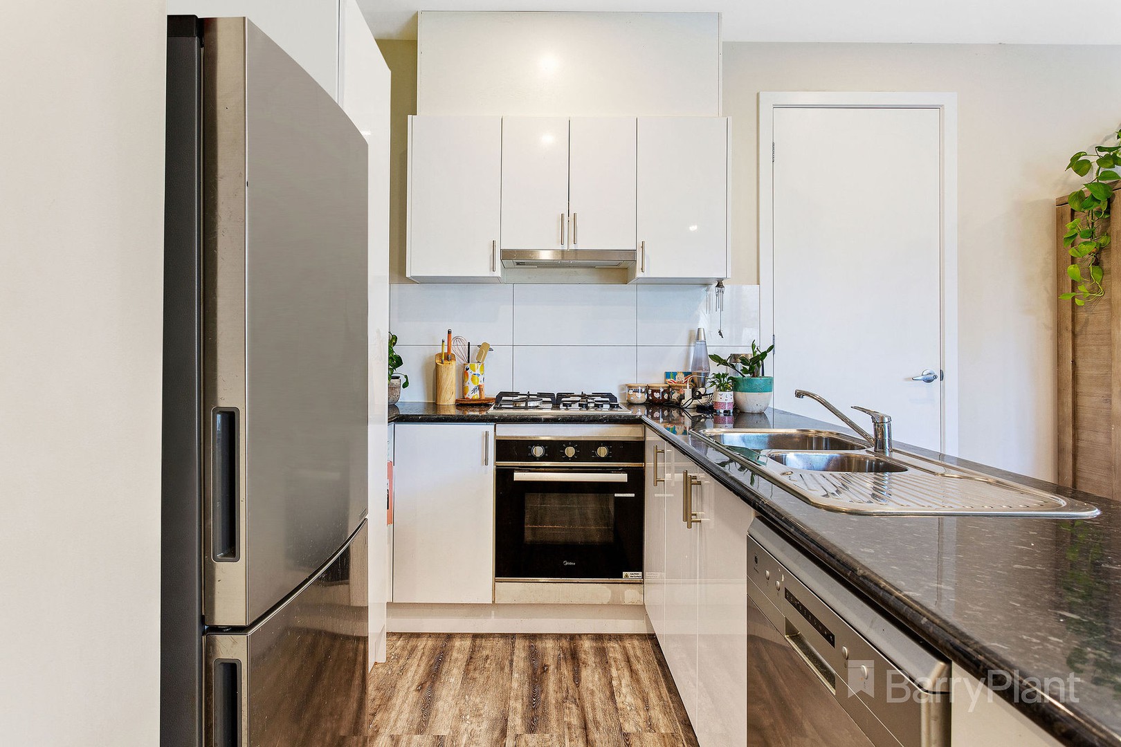 2/12 Phillip Street, Frankston, VIC 3199, Frankston - Thumbnail 2
