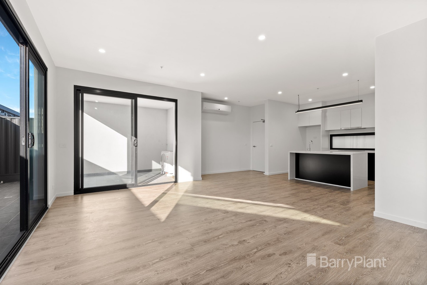 2/12 Red Hill Terrace, Doncaster East, VIC 3109, Doncaster East - Thumbnail 2
