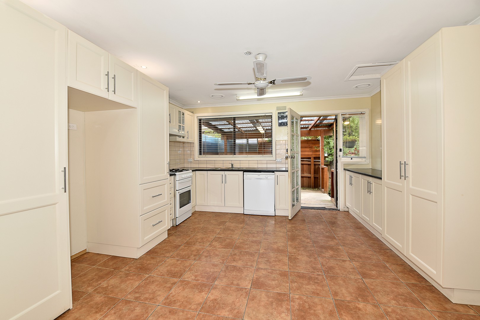 2/12 Sharpe Street, Reservoir, VIC 3073, Reservoir - Thumbnail 5