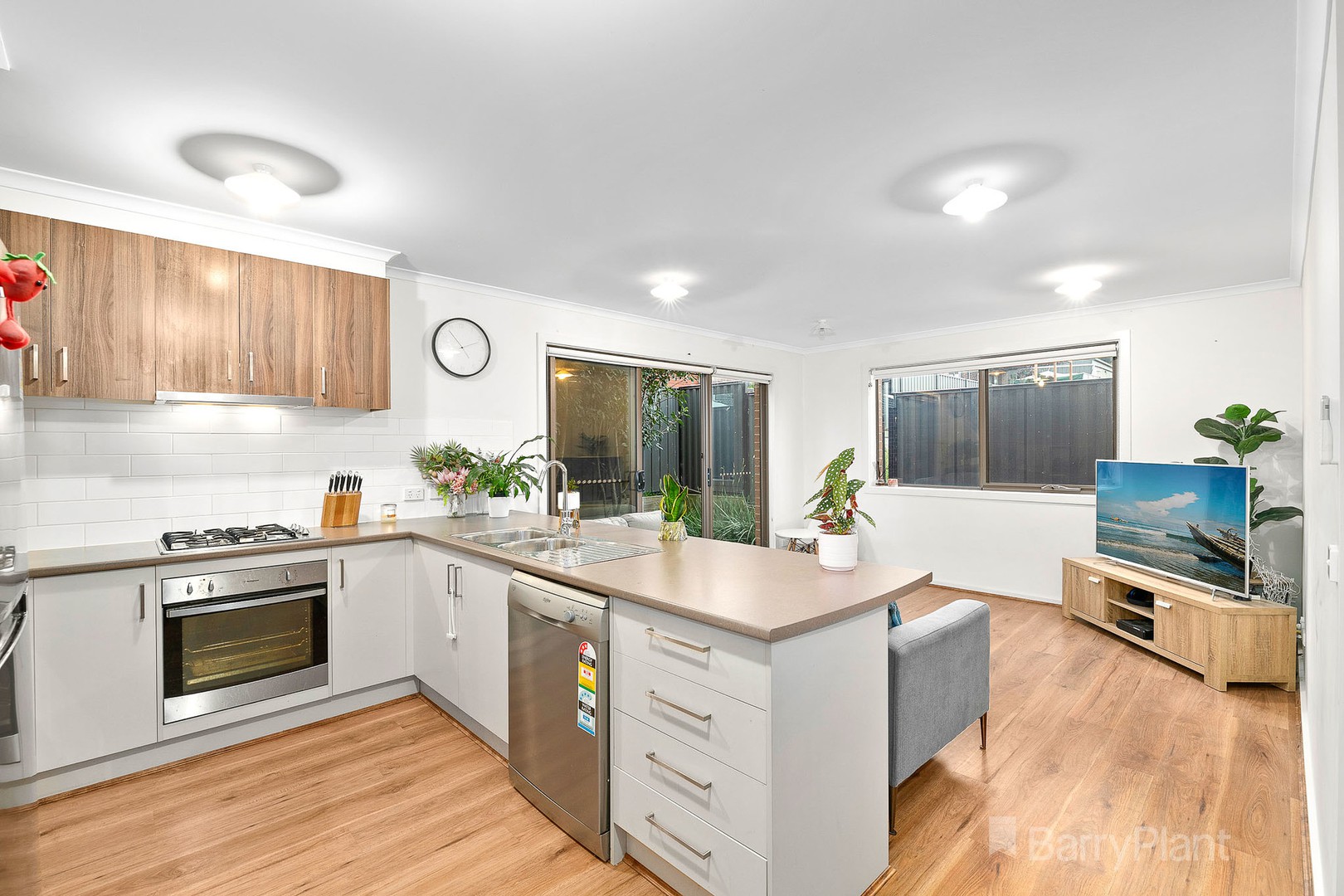 2/12 Spaniel Lane, Pakenham, VIC 3810, Pakenham - Thumbnail 3