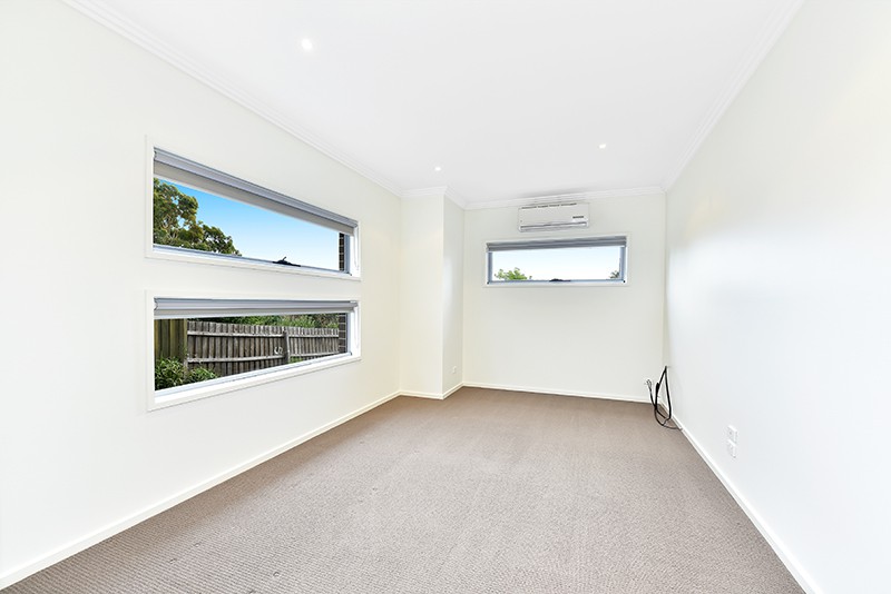 2/12  Streldon Avenue, Strathmore, VIC 3041 - Thumbnail 1 - 05/10/2021