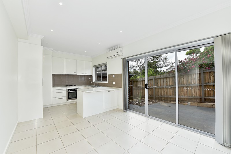 2/12  Streldon Avenue, Strathmore, VIC 3041 - Thumbnail 2 - 05/10/2021