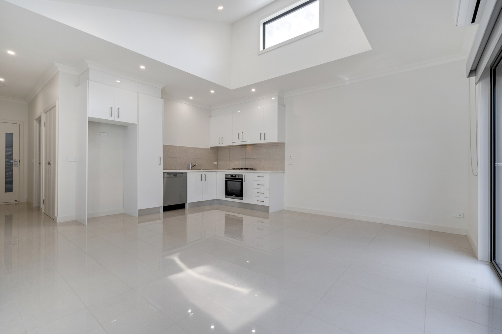 2/12 Tovey Street, Reservoir, VIC 3073, Reservoir - Thumbnail 4