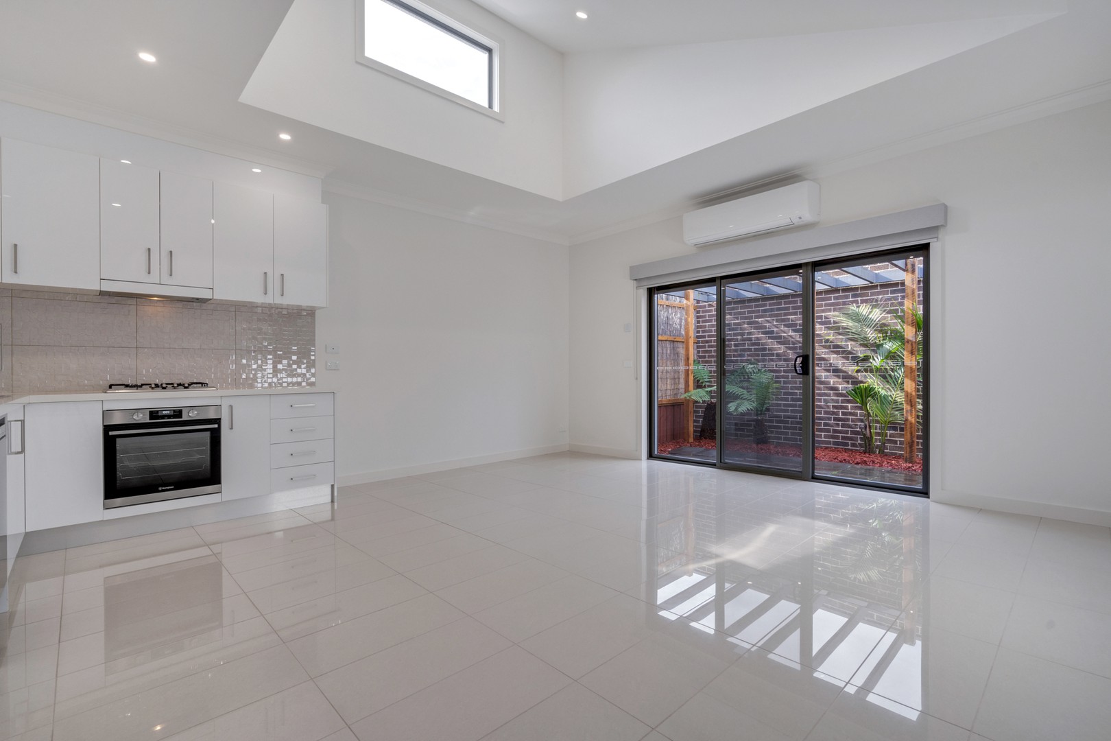 2/12 Tovey Street, Reservoir, VIC 3073, Reservoir - Thumbnail 5