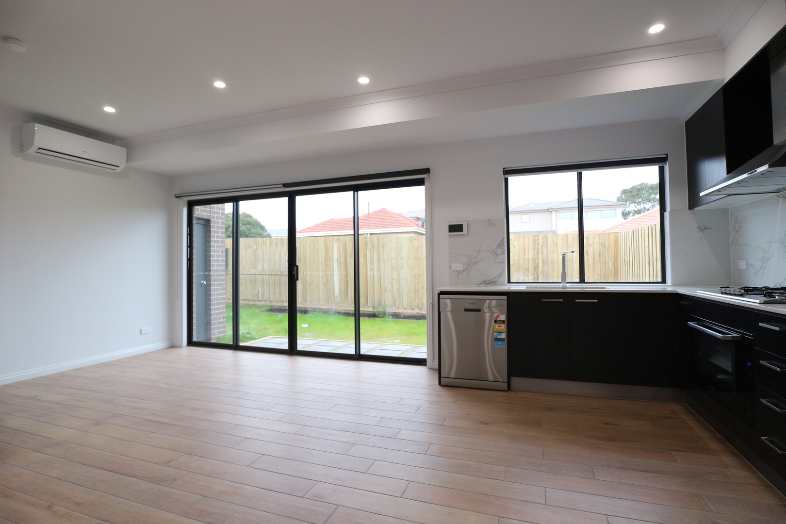 2/12 Whiteside Street, Springvale, VIC 3171, Springvale - Thumbnail 5