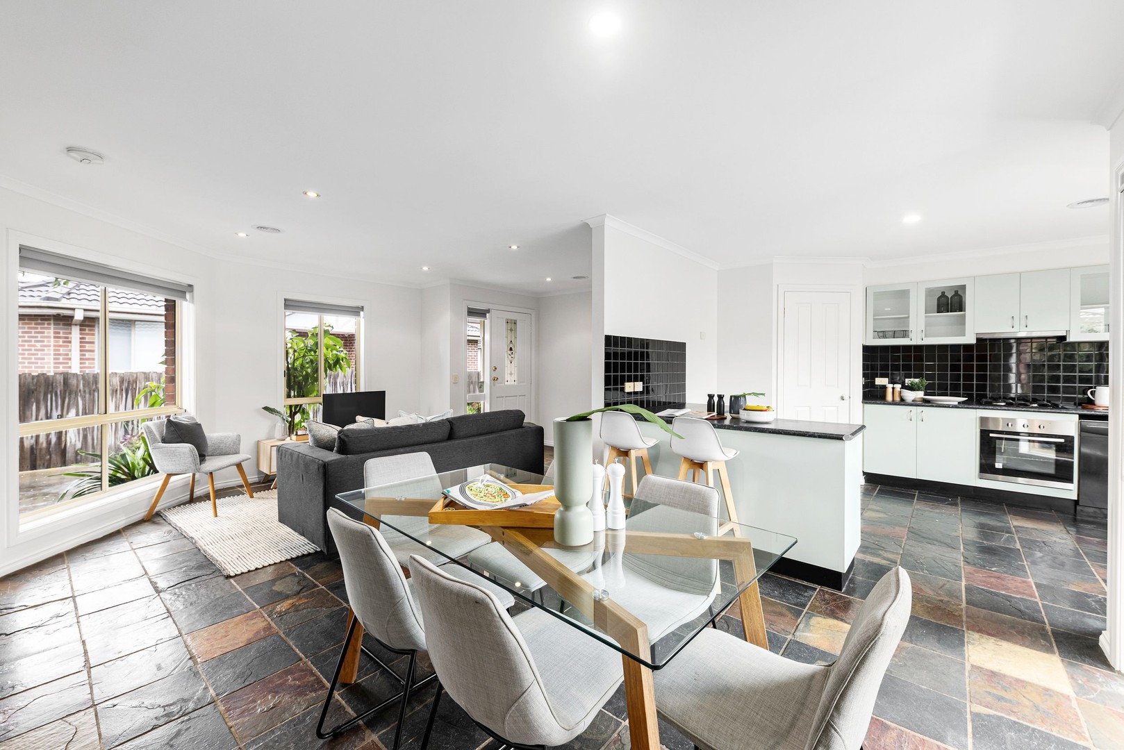 2/121 McNamara Avenue, Airport West, VIC 3042, Airport West - Thumbnail 6
