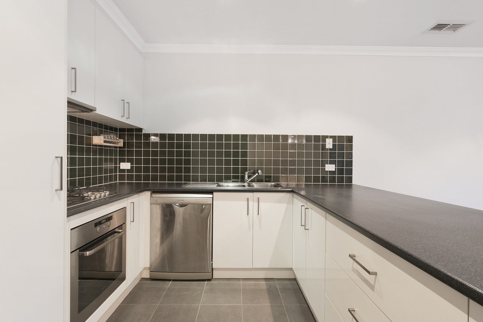 2/123 Cambridge Road, Mooroolbark, VIC 3138, Mooroolbark - Thumbnail 4