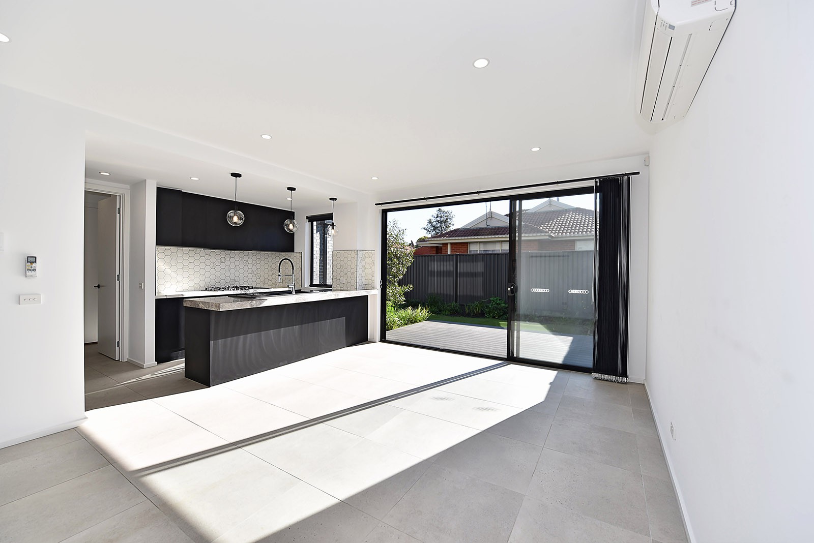 2/125 Melrose Drive, Tullamarine, VIC 3043, Tullamarine - Thumbnail 2