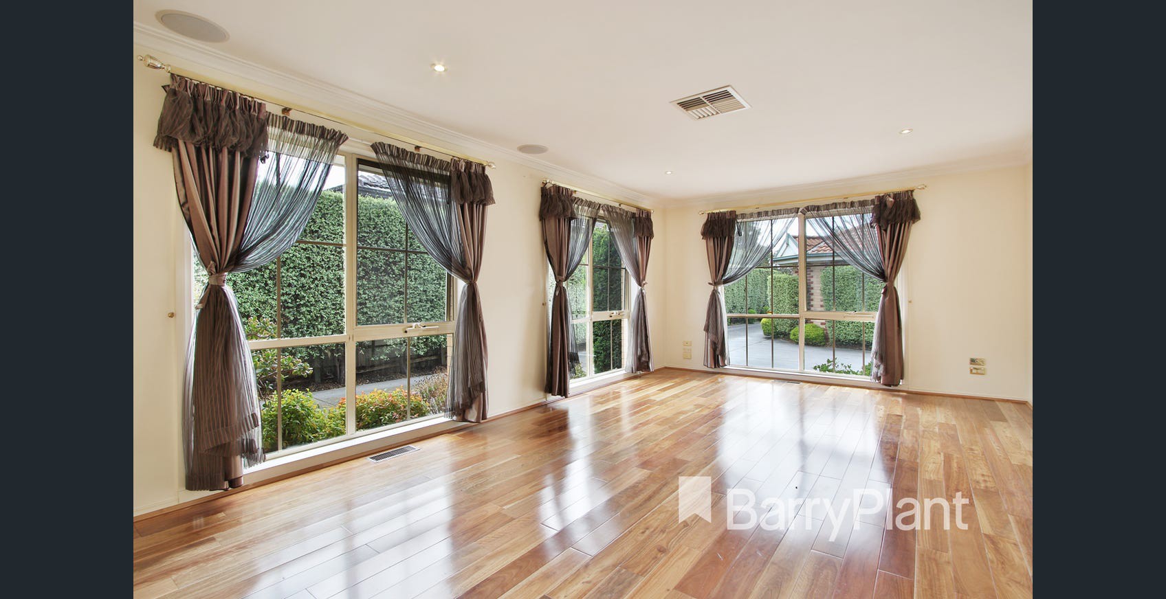 2/126 Surrey Road, Blackburn North, VIC 3130 - Thumbnail 2 - 19/01/2024