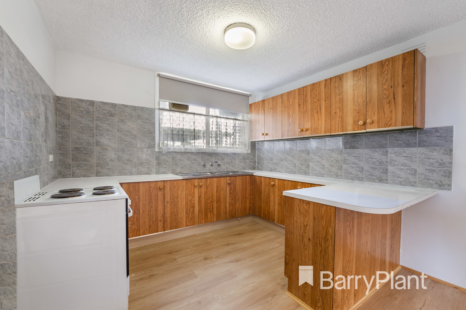 2/128 East EsplanadeSt Albans, VIC 3021, St Albans - Thumbnail 3