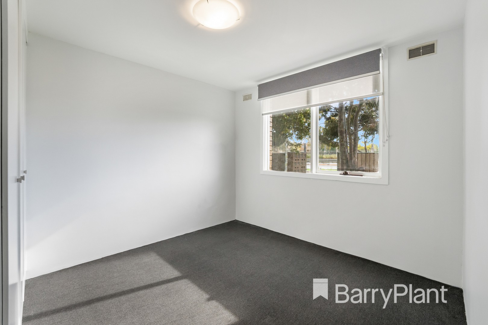 2/128 East EsplanadeSt Albans, VIC 3021, St Albans - Thumbnail 6