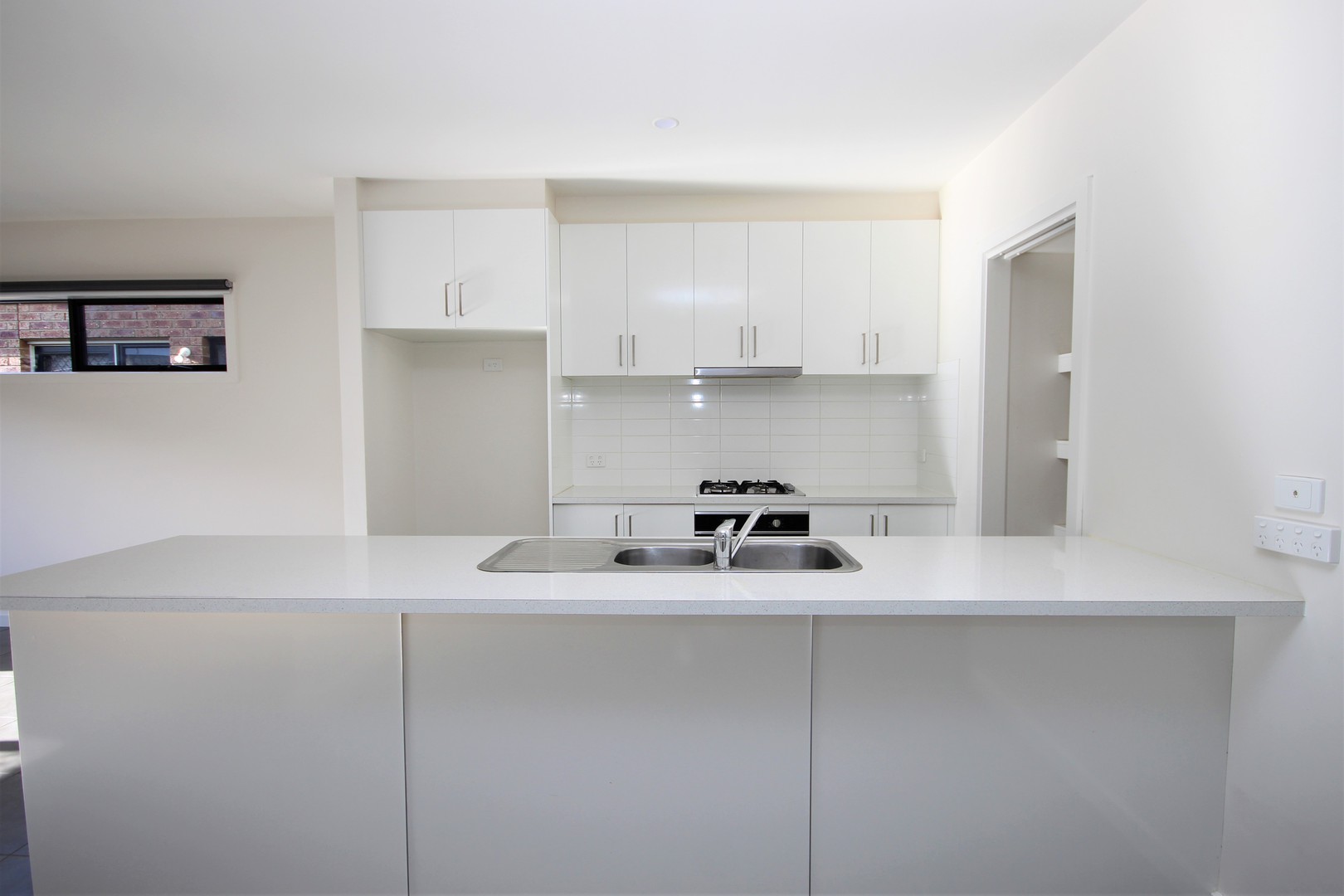 2/13-15 Carruthers Court, Thomson, VIC 3219, Thomson - Thumbnail 2