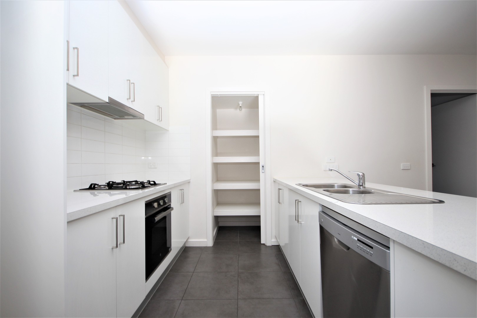 2/13-15 Carruthers Court, Thomson, VIC 3219, Thomson - Thumbnail 3