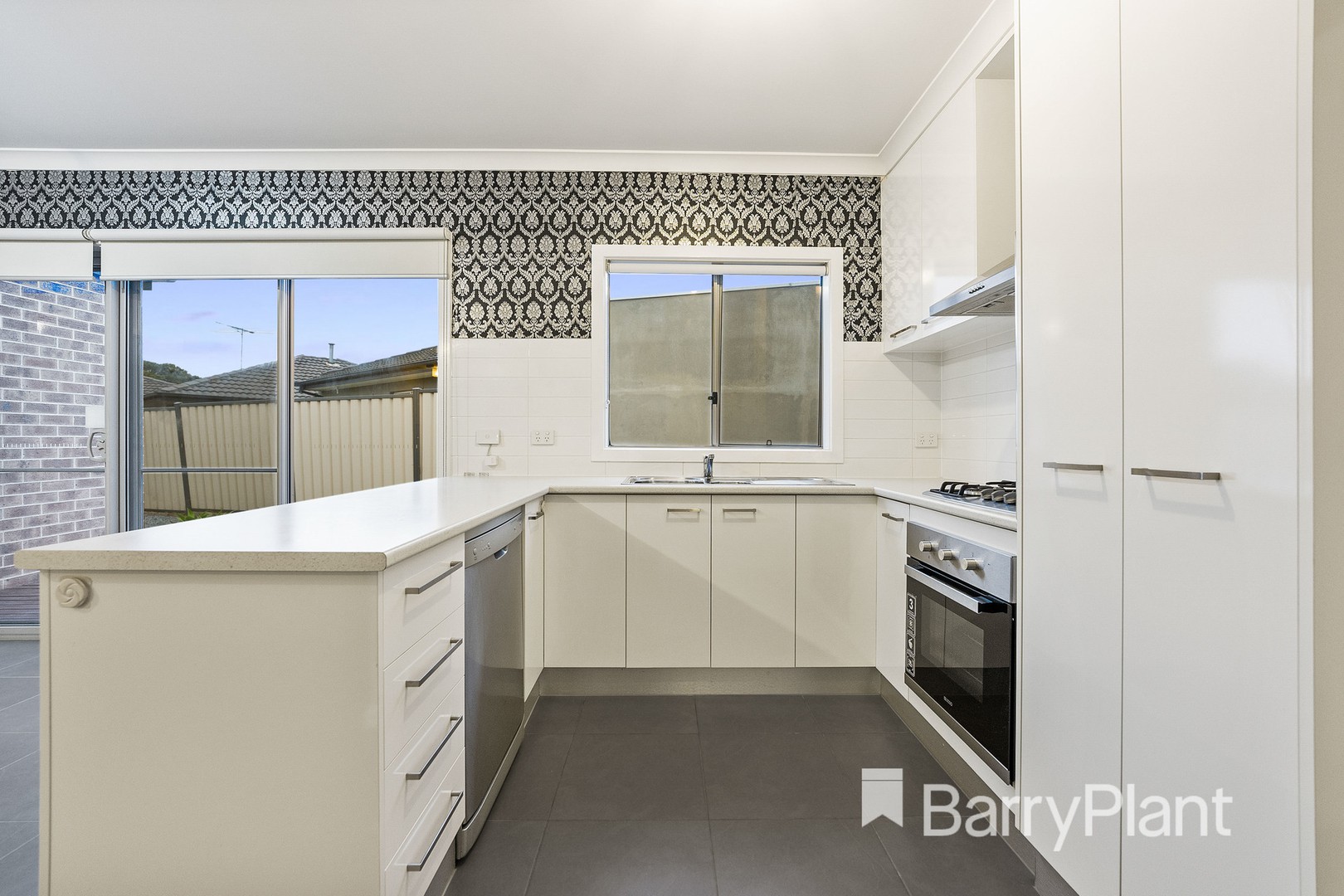 2/13 Cowper AvenueSt Albans, VIC 3021, St Albans - Thumbnail 5