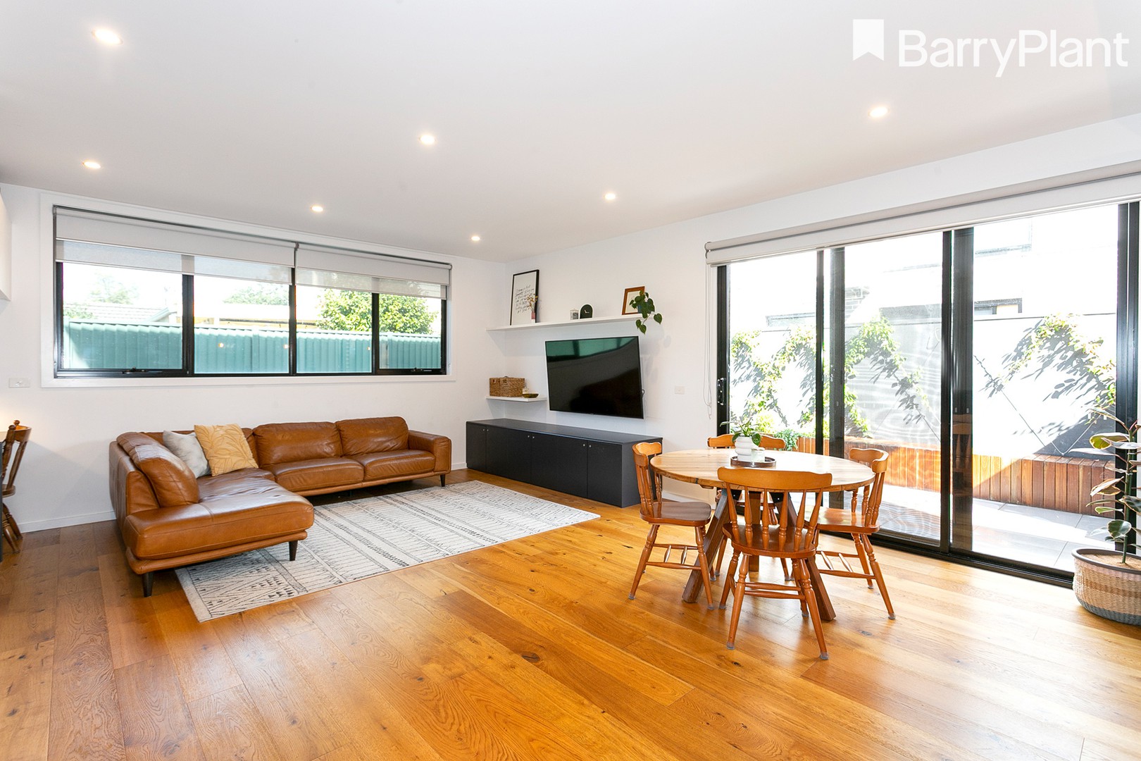 2/13 Foot Street, Frankston, VIC 3199, Frankston - Thumbnail 2