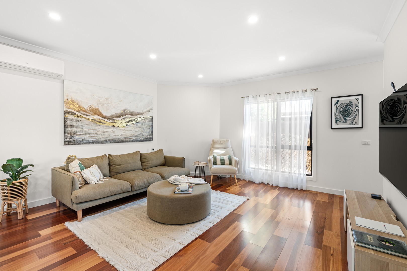 2/13 Kingston Street, Keilor Park, VIC 3042 - Thumbnail 2 - 05/05/2026