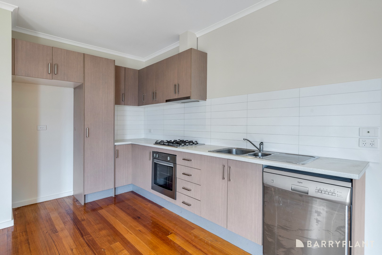 2/13 Suffolk Street, Reservoir, VIC 3073, Reservoir - Thumbnail 2