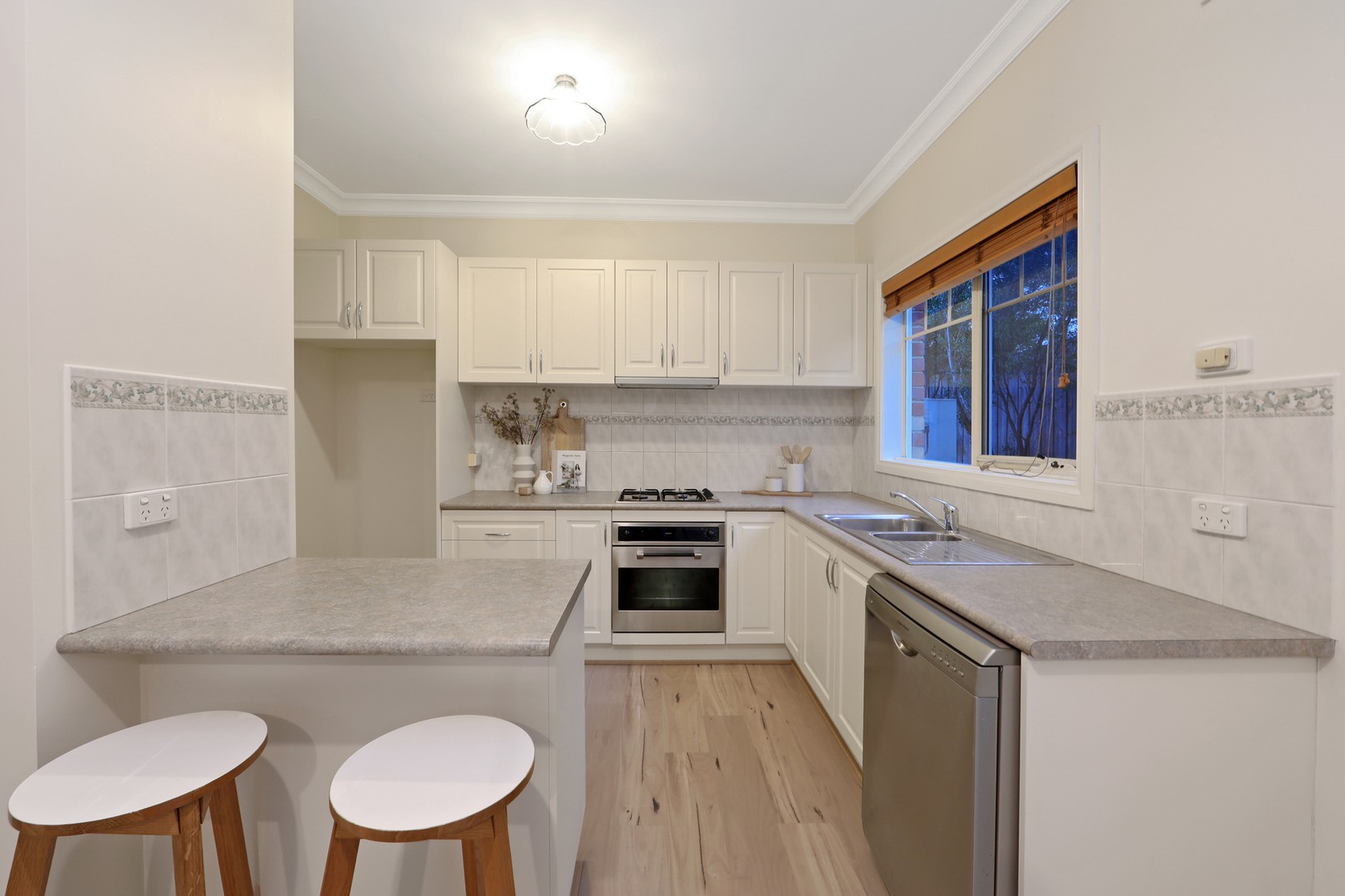 2/13 Yvette Drive, Rowville, VIC 3178, Rowville - Thumbnail 2