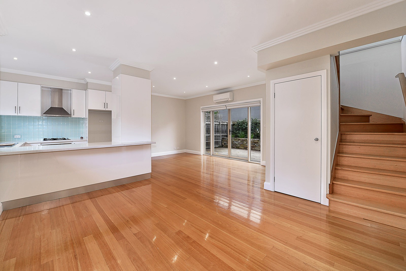 2/130 Cooper Street, Essendon, VIC 3040, Essendon - Thumbnail 2